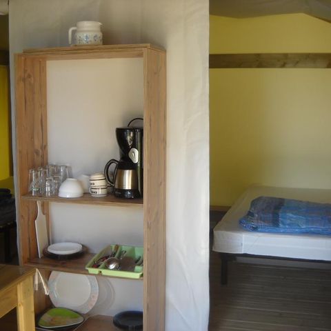 Tente en toile et en bois 4 personnes - Freeflower Standard 28m² (2 chambres) + terrasse couverte 8m²- sans sanitaires et sans salle de bain | 4 personnes