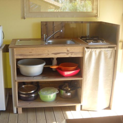 TENTE TOILE ET BOIS 4 personnes - Freeflower Standard 28m² (2 chambres) + terrasse couverte 8m²- sans sanitaires et sans salle de bain | 4 personnes