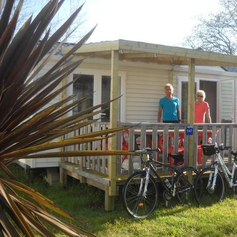 Mobilheim 5 personen - remium 30m² (2 Zimmer) + überdachte Terrasse 10m² + Bettwäsche + Handtücher + LV + TV 4/5 Pers.