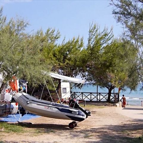 Kampeerplaats - L