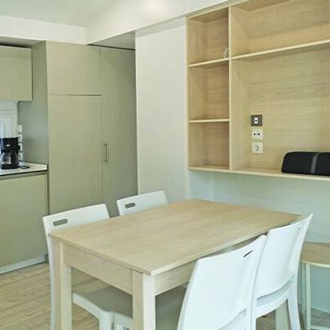 BUNGALOW 4 personnes - Mobil-home | Premium | 2 Ch. | 4 Pers. | Terrasse surélevée | 1 SDB | Clim.