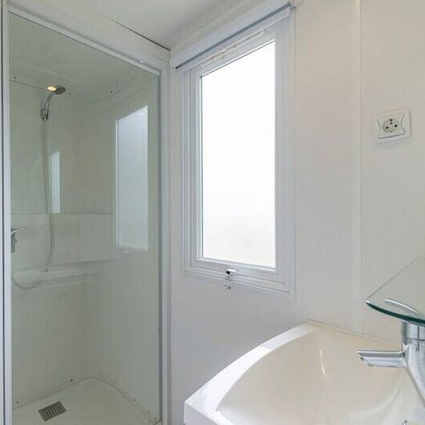 BUNGALOW 6 personnes - Classic | 2 Ch. | 6 Pers. | Terrasse surélevée | 1 SDB | Clim.