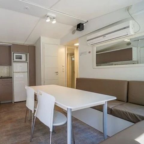 MOBILE HOME 4 people - Classic | 3 Bedrooms | 4 Pers. | Single terrace | Air-con.