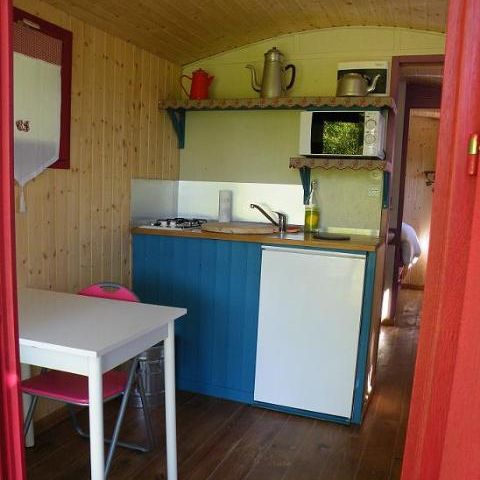 UNUSUAL ACCOMMODATION 2 people - Charming caravan La Mésange