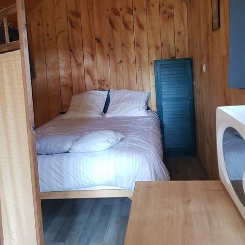 Hébergement 2 personnes - Cabane Roulotte 14 m2 avec terrasse