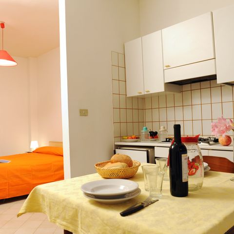 STUDIO 2 personnes - une pièce