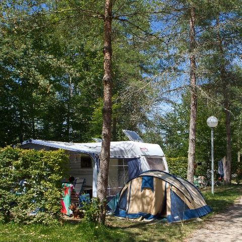 Kampeerplaats - Comfort standplaats 2/6 pers