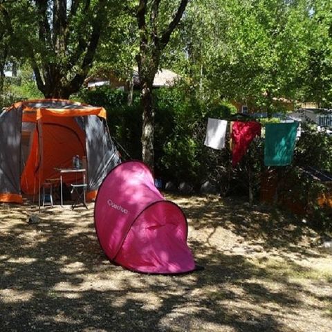 Kampeerplaats - tent / caravan of camper