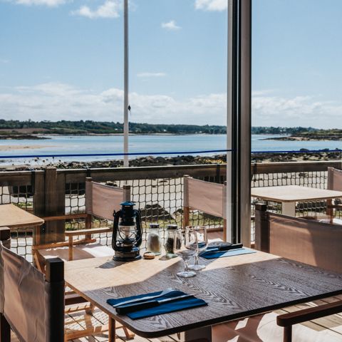 Kampeerplaats - Grote locatie aan het water