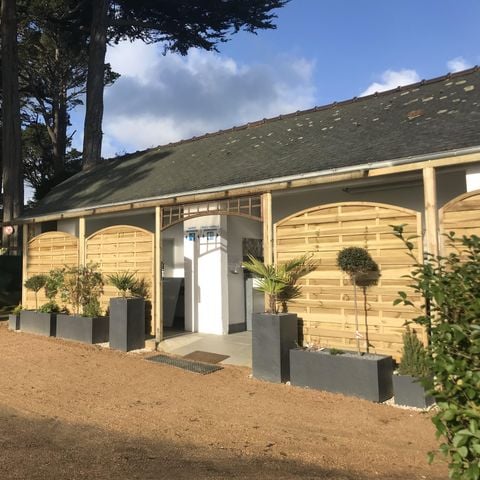 BUNGALOW 2 personnes - POD pour couple avec bébé sans sanitaires (Animaux interdits)