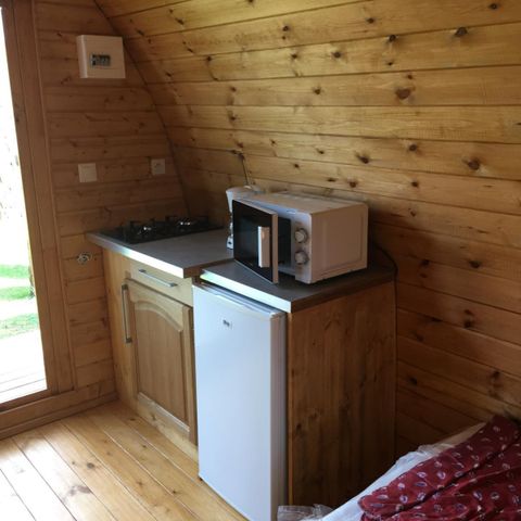 Bungalow 2 personen - POD voor stel met baby zonder sanitair (Huisdieren niet toegestaan)