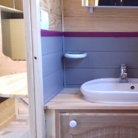 ALOJAMIENTO INUSUAL 2 personas - Roulotte 11 m² - 1 habitación + terraza 7 m² (No se admiten animales)