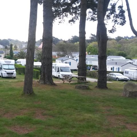 STAANPLAATS - 80-100m² met 6A elektriciteit