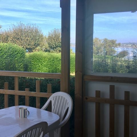 Mobilheim 4 Personen - 33 m2 - premium - überdachte Terrasse