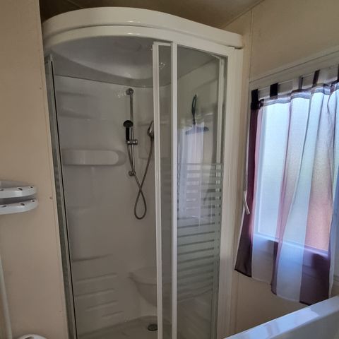 BUNGALOW 6 personnes - 24 Résidence Noisette 32m2 Terrasse Couverte + télevision + Lave vaisselle + climatisation 1/6 pers