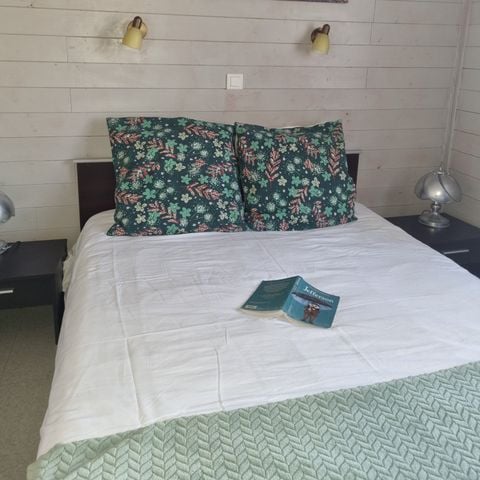 Chalet 5 personen - 14 Chalet IRIS 45m² met Televisie + Afwasmachine + Overdekt terras 1/5 pers