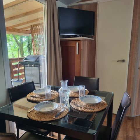 Mobilheim 4 Personen - 30 „Residence Le Lavandier“, 32 m², überdachte Terrasse, Fernseher + Geschirrspüler + Klimaanlage
