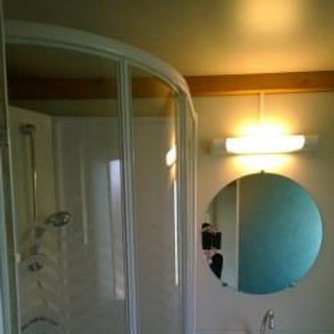 Mobilheim 5 Personen - 28 Cottage Entspannung 25m² Überdachte Terrasse + Klimaanlage +Fernsehen 1/5 Pers.