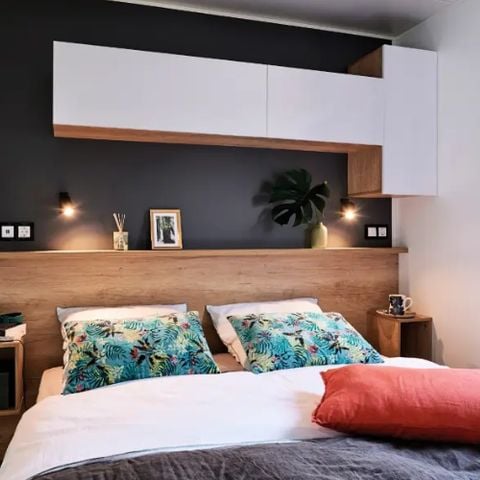 Stacaravan 4 personen - PREMIUM & SPA-cottage – - 2 slaapkamers
