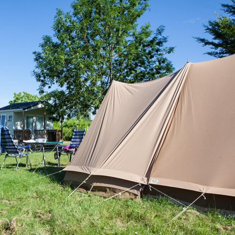 Kampeerplaats - Castel Suite : Luxe 180m² met eigen badkamer, 16A elektriciteit