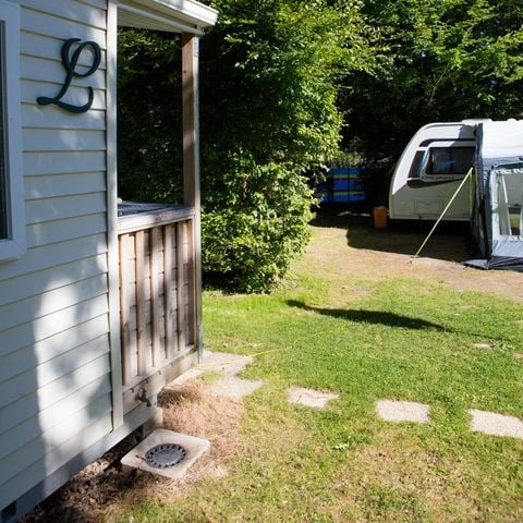 PLOT - Castel Suite+fridge: 180m² luxury pitch with private sanitary facilities+70L fridge, 16A electricity