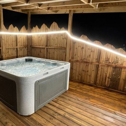 BUNGALOW 4 personnes - Premium - 2 SDB- spa privatif