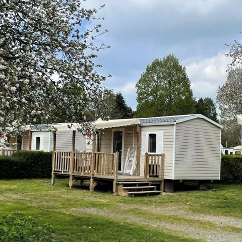 Stacaravan 4 personen - 2 slaapkamers (met sanitair) 2 volwassenen max. en 2 kinderen tot 40 kg 4 personen