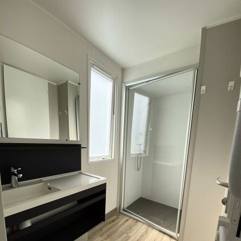 Mobilheim 4 personen - COTTAGE PRIVILEGE LIVING 2 Zimmer Ladestation für Elektroautos 4 Personen