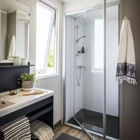 Mobilheim 4 personen - COTTAGE PRIVILEGE LIVING 2 Zimmer Ladestation für Elektroautos 4 Personen