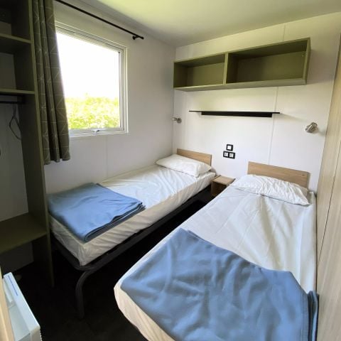 Stacaravan 6 personen - Confort Plus - 3 slaapkamers - groot halfoverdekt terras 6 pers.