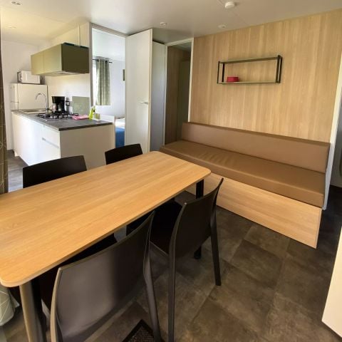 Stacaravan 6 personen - Confort Plus - 3 slaapkamers - groot halfoverdekt terras 6 pers.