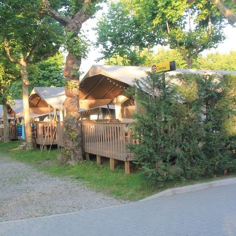 CANVAS AND WOOD TENT 5 people - Safari tent Sorella + sanitary facilities + air conditioning (6P)