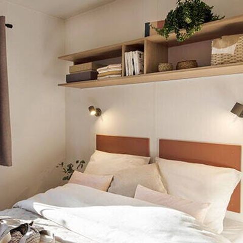BUNGALOW 4 personnes - Mobil-home | Comfort | 2 Ch. | 4 Pers. | Terrasse surélevée | Clim.