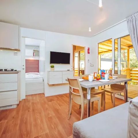 BUNGALOW 6 personnes - Mobile home 6 personnes - Comfort Plus 3 chambres et 2 salles de bain Salon