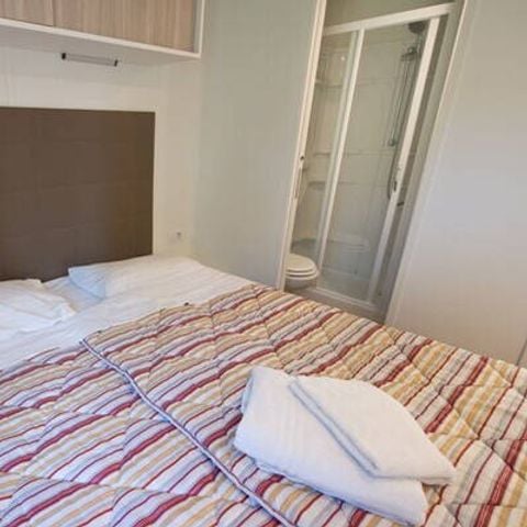 MOBILHOME 4 personas - Mobil-home | Confort | 2 Dormitorios | 4 Pers. | Terraza elevada | 2 baños | Aire acondicionado.