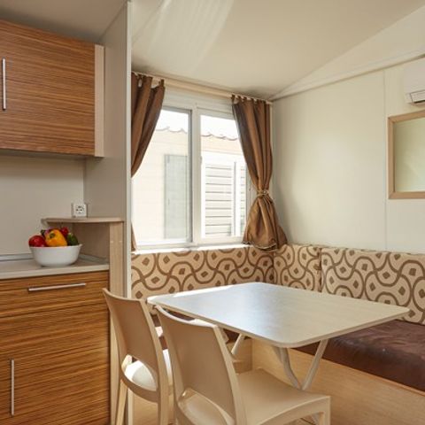 Stacaravan 6 personen - Premium | 3 Slaapkamers | 6 Pers | Verhoogd terras | Airconditioning | TV