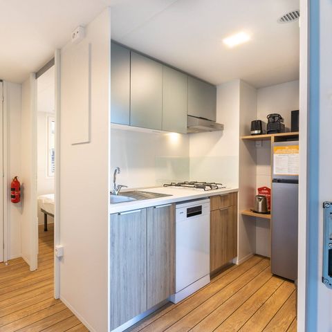 Stacaravan 6 personen - Premium | 3 slaapkamers | 6 slaapplaatsen | Lounge terras | 1 badkamer | Airconditioning | TV