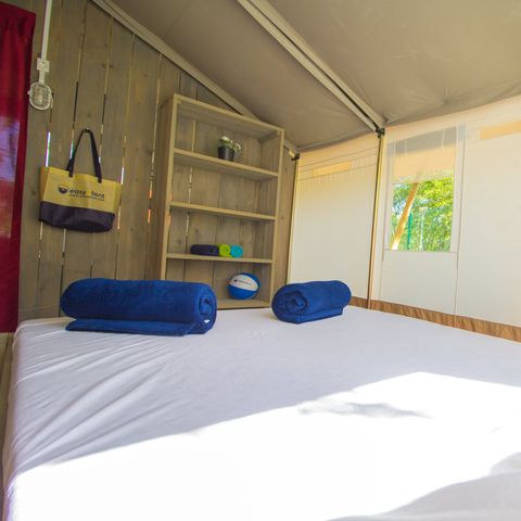 TIENDA DE LONA Y MADERA 4 personas - Bijela Uvala - Tienda safari + instalaciones sanitarias + aire acondicionado (5P)