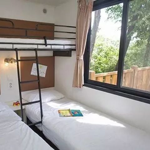 Stacaravan 6 personen - Comfort | 2 slaapkamers | 4-6 slaapplaatsen | Halfoverdekt terras | 1 badkamer | Airconditioning