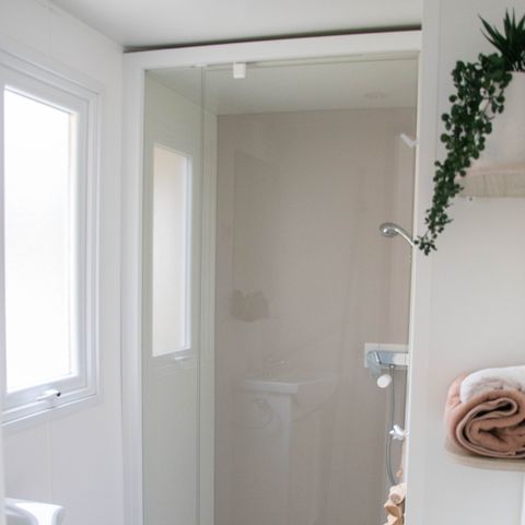 Mobile home 6 persons - 33m² - 3 bedrooms - semi-covered terrace