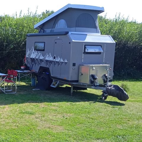 EMPLACEMENT - Emplacement avec voiture