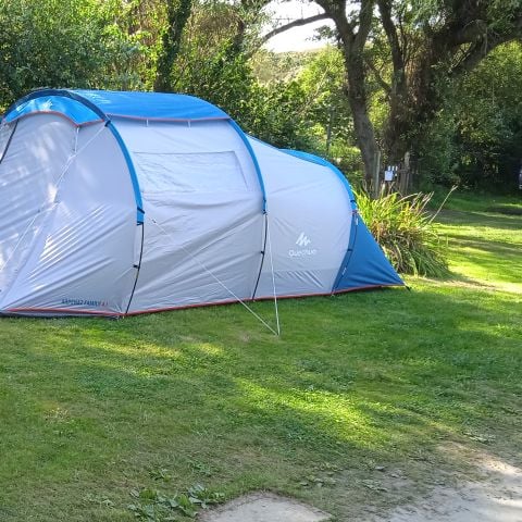 PARCELA - Parcela con coche