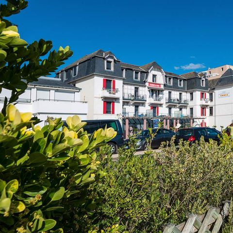 APARTMENT 6 people - 2-room sleeping area sleeps 6 (approx. 40 to 45 m²) - Seafront