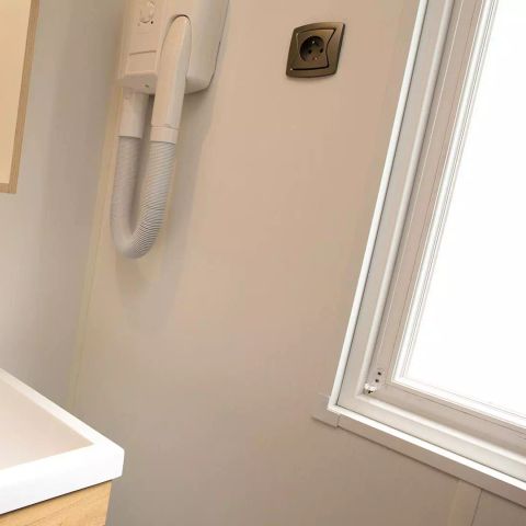 Mobilheim 6 Personen - 3 Zimmer 6 Personen Klimatisiert + TV (4 Erwachsene + 2 Kinder -12 Jahre max) (Sonntag)