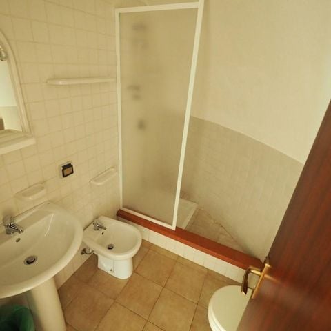 BUNGALOW 2 personas - IGLOO con nevera