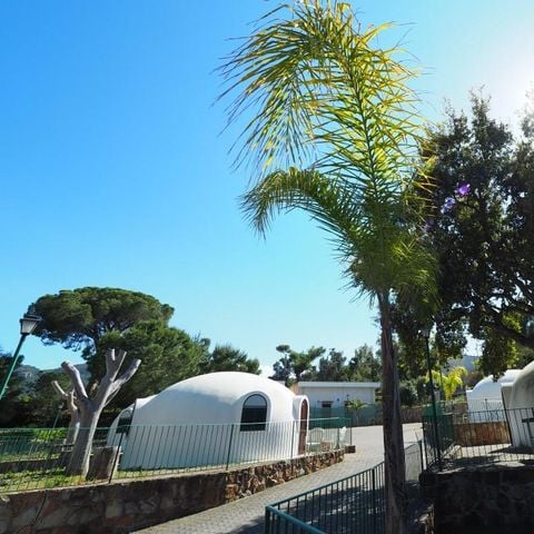 Bungalow 2 personen - IGLOO mit Kühlschrank