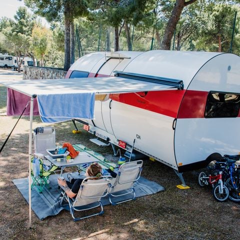 EMPLACEMENT - Caravane