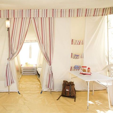 Tent 5 personen - Canvas bungalow | 2 slaapkamers | 4/5 personen | Geen badkamer