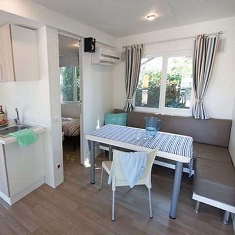 Stacaravan 4 personen - Mobile-home | Comfort XL | 2 slaapkamers | 4 pers. | Verhoogd terras | 2 badkamers | Airconditioning.