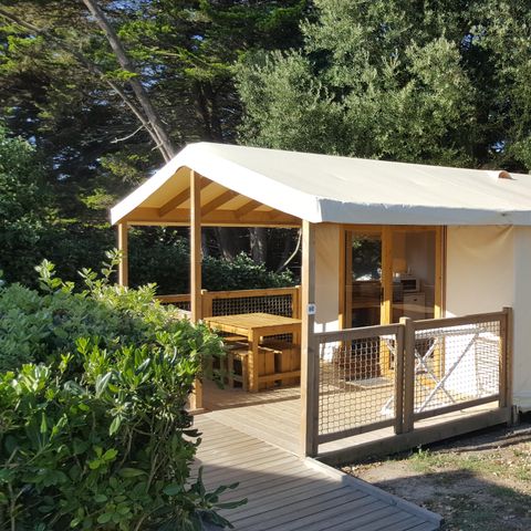 CANVAS AND WOOD TENT 5 people - Eco-lodge 4 pers (without sanitary facilities) 19m² + terrace 10m².